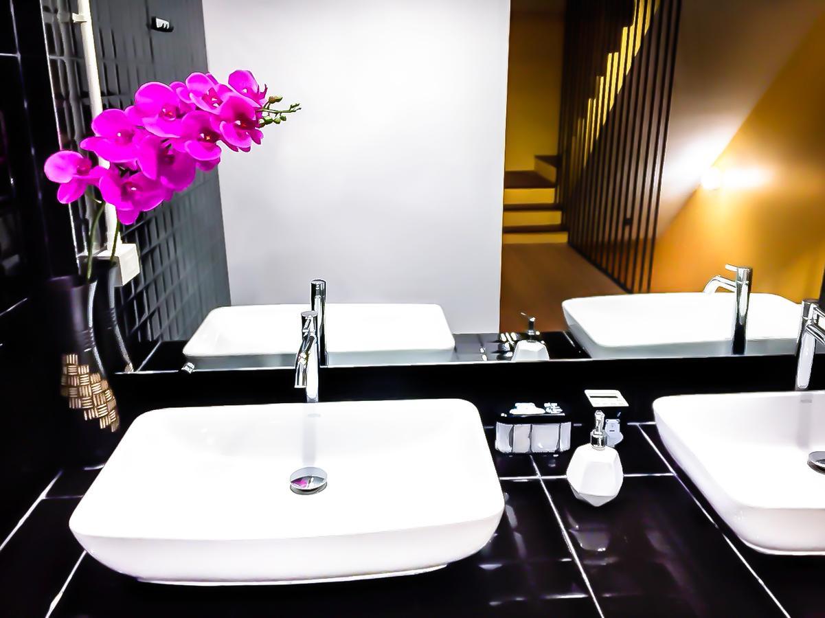 Artistel (Adults Only) Hostel เชียงใหม่ ภายนอก รูปภาพ