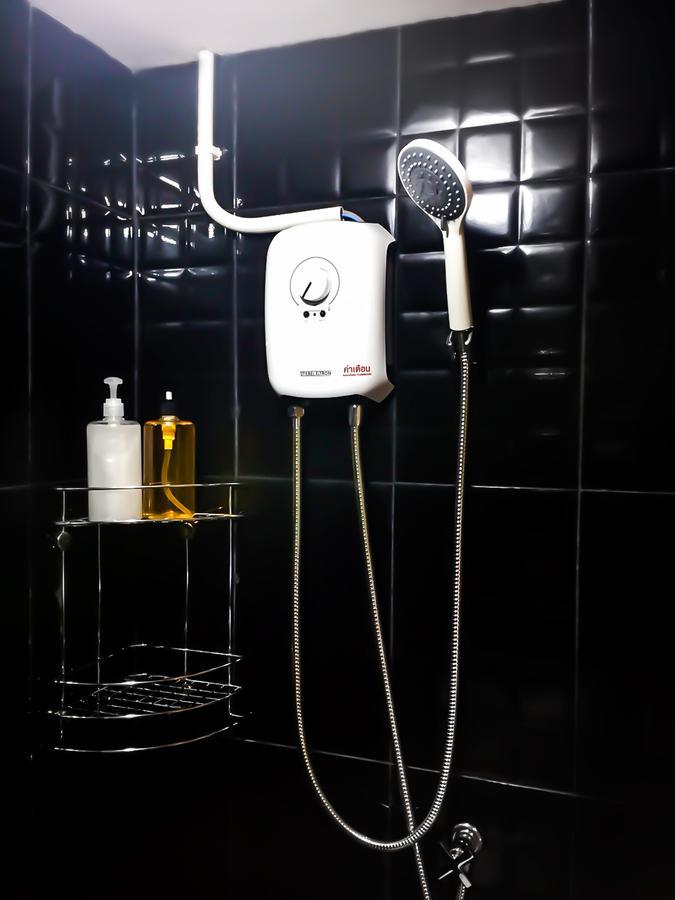 Artistel (Adults Only) Hostel เชียงใหม่ ภายนอก รูปภาพ