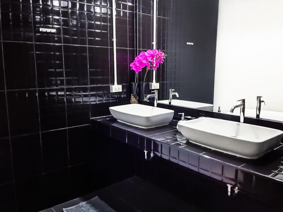 Artistel (Adults Only) Hostel เชียงใหม่ ภายนอก รูปภาพ